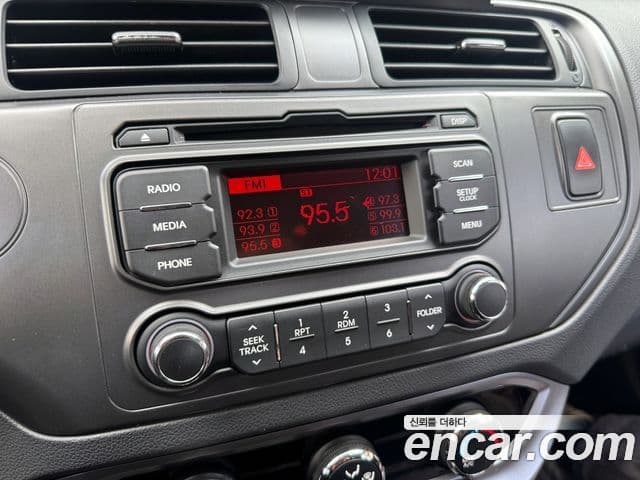 Kia All New Pride Deluxe, 2012 16