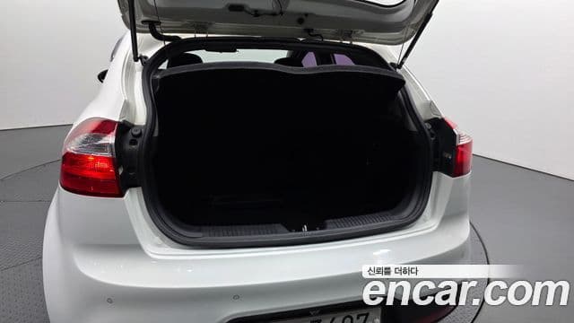 Kia All New Pride Deluxe, 2012 20