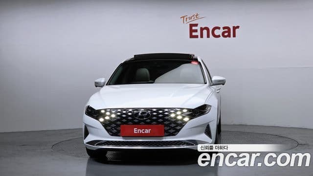 Hyundai The / новый New Grandeur IG гибрид Calligraphy, 2023 3