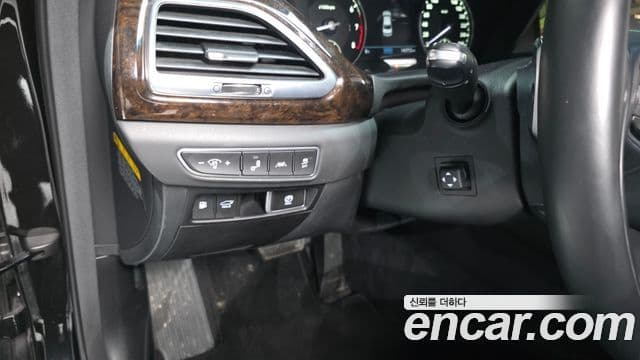 Genesis G90 Premium Luxury, 2019 14