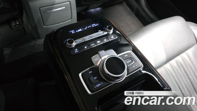 Genesis G90 Premium Luxury, 2019 19