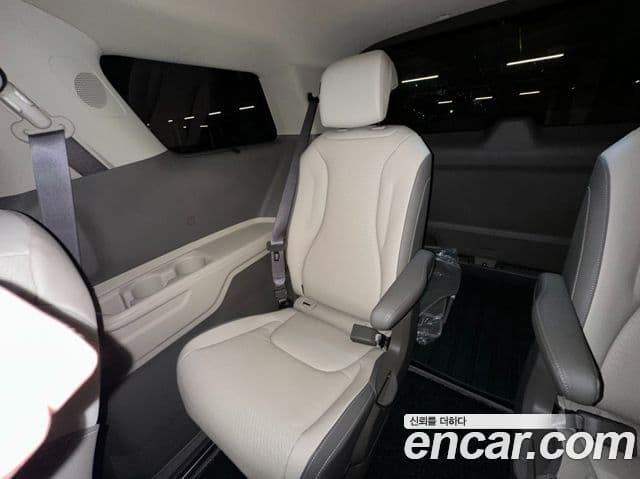 Kia The / новый New Carnival 4세대 HEV 9인승 X Line, 2026 18