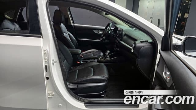 Kia The / новый New K3 2세대 Prestige, 2022 10