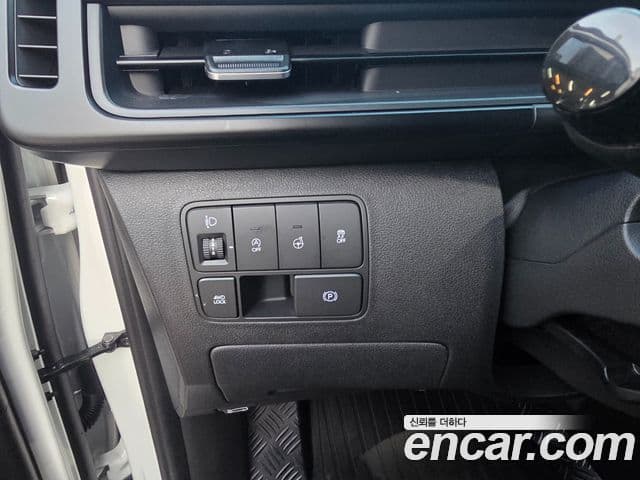 Hyundai Staria Modern, 2025 12