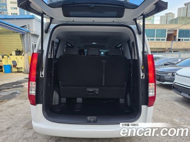Hyundai Staria Modern, 2025 16