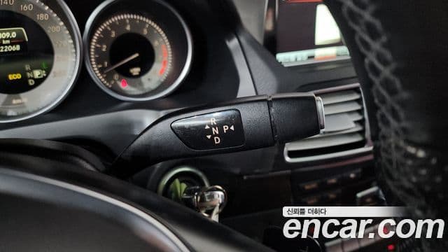 Mercedes-Benz E-класс W212 E200 купе, 2015 9