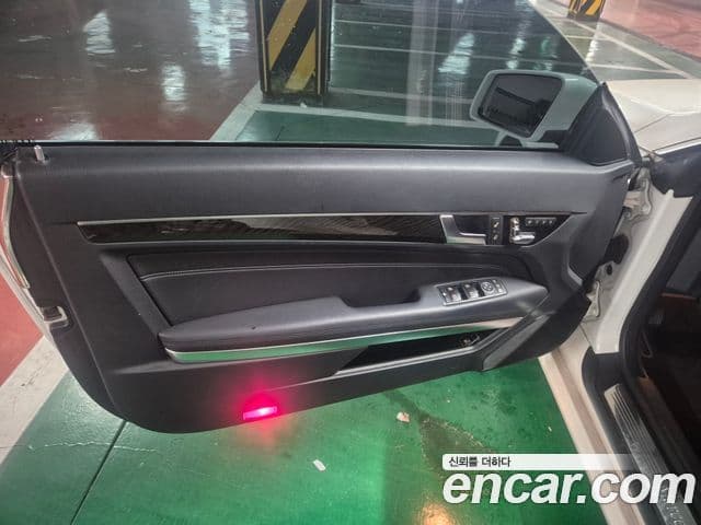 Mercedes-Benz E-класс W212 E200 купе, 2014 7