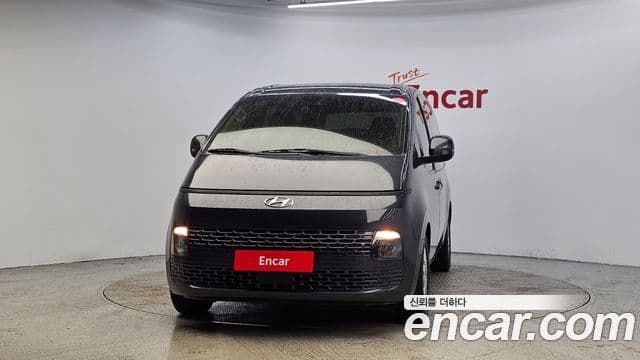 Hyundai Staria Modern, 2023 3