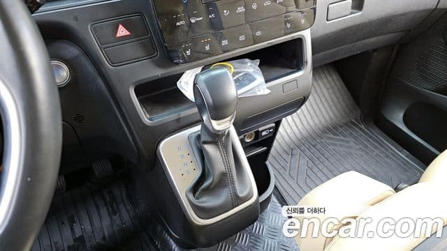 Hyundai Staria Modern, 2023 9
