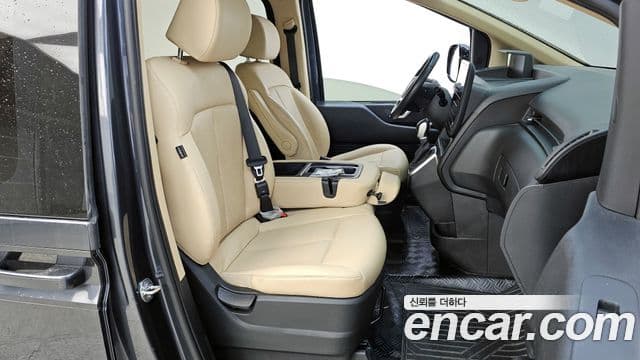 Hyundai Staria Modern, 2023 11