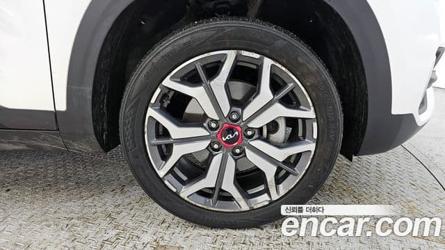 Kia Seltos Signature, 2023 все фото