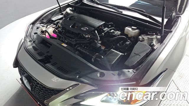 Lexus ES300h 7세대 F-Sport Design пакет, 2024 6