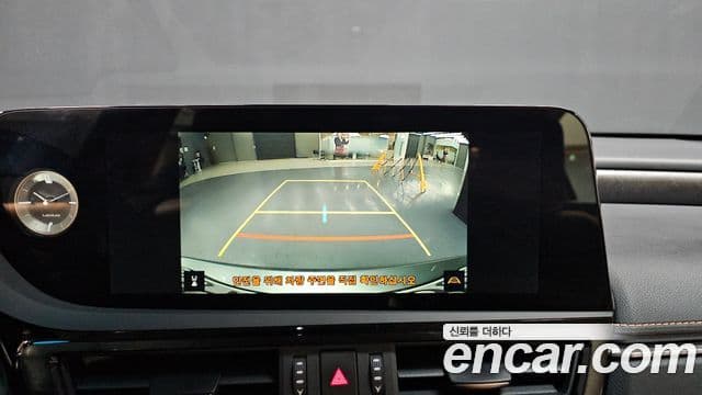 Lexus ES300h 7세대 F-Sport Design пакет, 2024 13