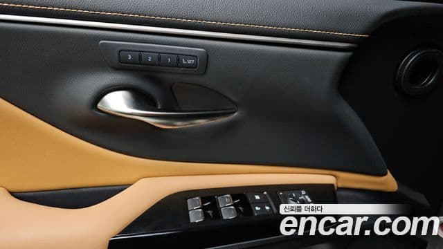 Lexus ES300h 7세대 F-Sport Design пакет, 2024 16