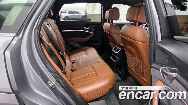 Audi e-Tron, 2021 12