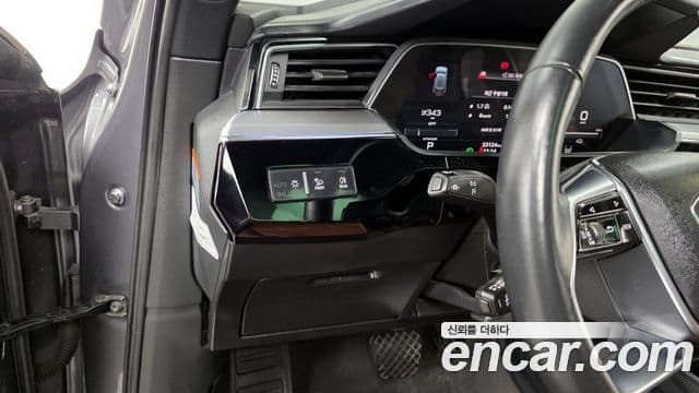 Audi e-Tron, 2021 16