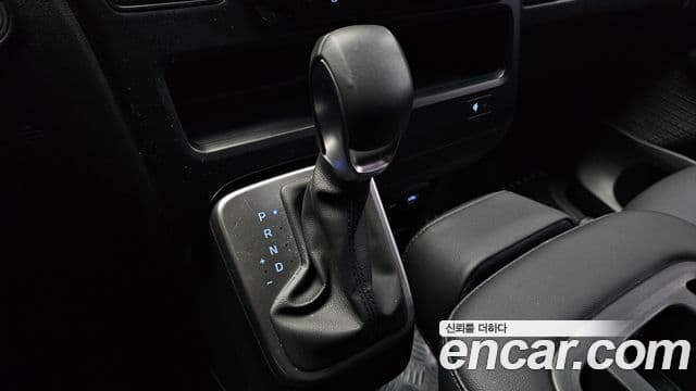 Hyundai Staria Modern, 2025 9