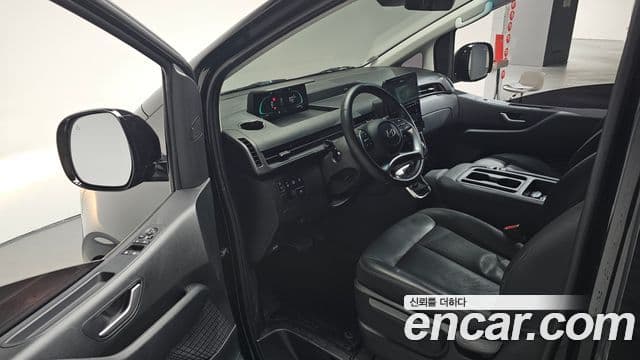 Hyundai Staria Modern, 2025 12