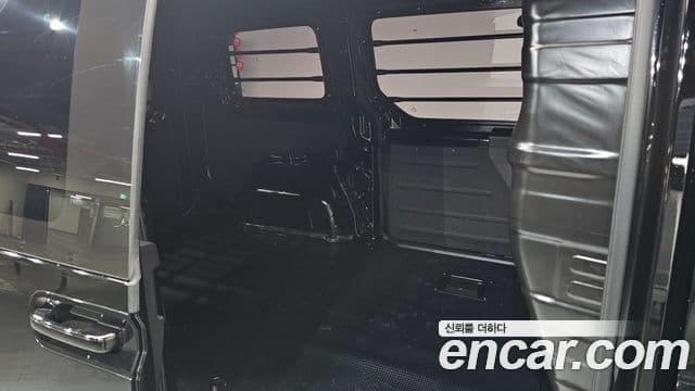 Hyundai Staria Modern, 2025 13