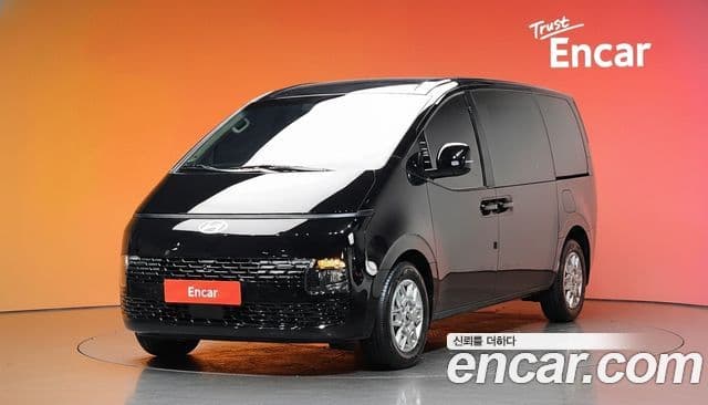 Hyundai Staria Modern, 2025 1