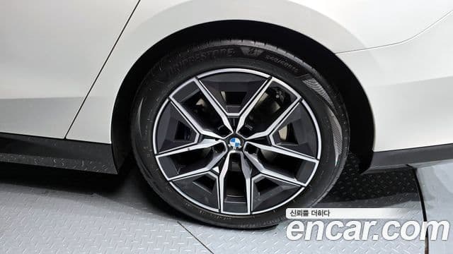 BMW 5시리즈 (G60) 523d xDrive M Sport, 2025 все фото