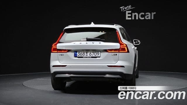 Volvo V60 Cross Country 2세대 B5 Ultimate AWD, 2023 4
