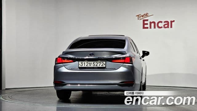 Lexus ES300h 7세대 Luxury Plus, 2022 4