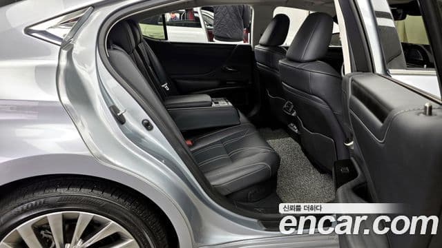 Lexus ES300h 7세대 Luxury Plus, 2022 12