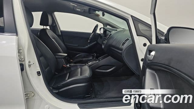 Kia The / новый New K3 Style, 2017 10