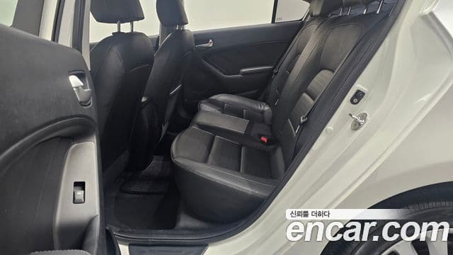 Kia The / новый New K3 Style, 2017 13