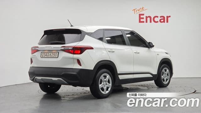 Kia Seltos Trendy, 2023 2