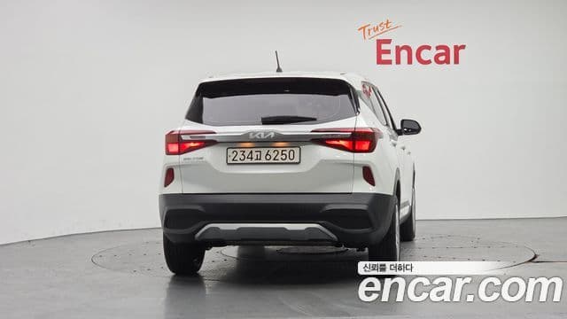 Kia Seltos Trendy, 2023 4