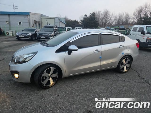 Kia All New Pride Prestige, 2013 2