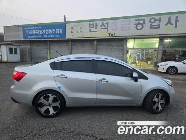 Kia All New Pride Prestige, 2013 7