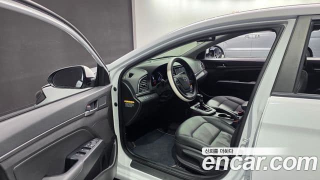 Hyundai Avante AD 1.6 GDI Value Plus, 2018 11