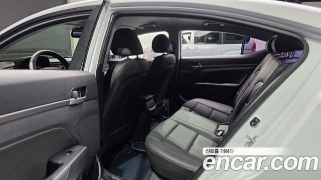 Hyundai Avante AD 1.6 GDI Value Plus, 2018 12