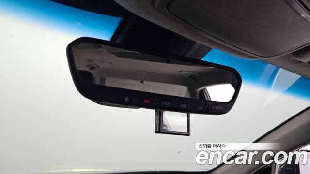 Genesis EQ900 Prestige, 2016 17