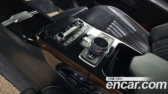 Genesis EQ900 Prestige, 2016 19