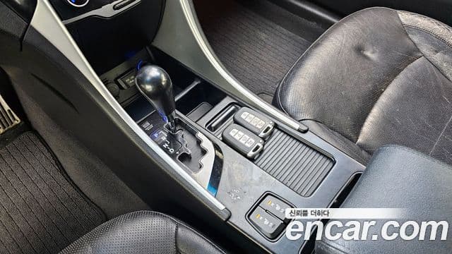 Hyundai YF Sonata LPI Premier(для людей с инвалидностью), 2010 9