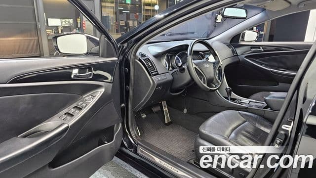 Hyundai YF Sonata LPI Premier(для людей с инвалидностью), 2010 11