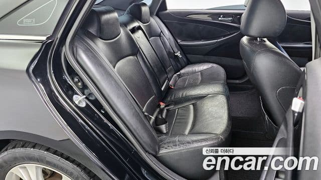 Hyundai YF Sonata LPI Premier(для людей с инвалидностью), 2010 12