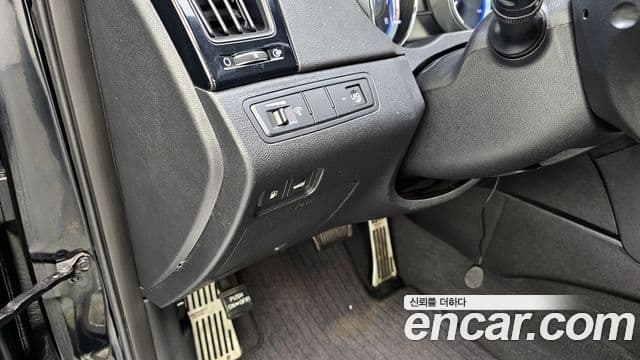 Hyundai YF Sonata LPI Premier(для людей с инвалидностью), 2010 14