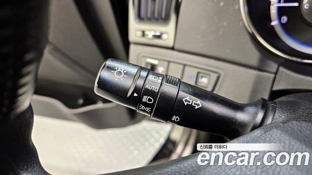 Hyundai YF Sonata LPI Premier(для людей с инвалидностью), 2010 19