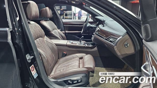 BMW 7시리즈 (G11), 2016 10
