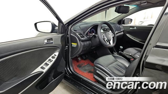 Hyundai Accent(новый кузов / новое поколение) Premier, 2012 10