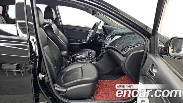 Hyundai Accent(новый кузов / новое поколение) Premier, 2012 11