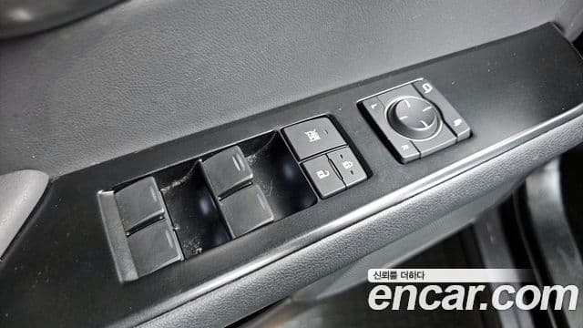 Lexus UX250h, 2022 14