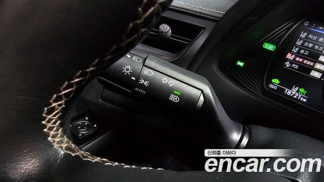 Lexus UX250h, 2022 16