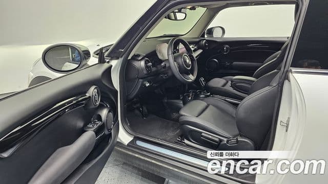 Mini Cooper 3세대, 2024 10