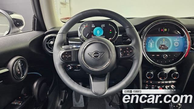 Mini Cooper 3세대, 2024 13